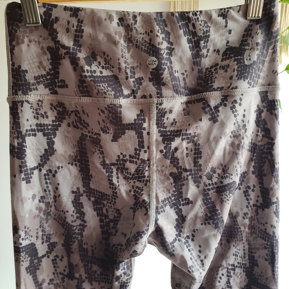 VIMMIA High Rise Long Printed Athletic Leggings Small - Picture 4 of 7